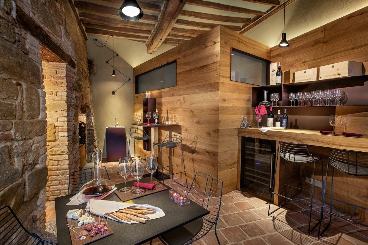 Il Cortile Di San Michele Bed & Breakfast Guarene ภายนอก รูปภาพ